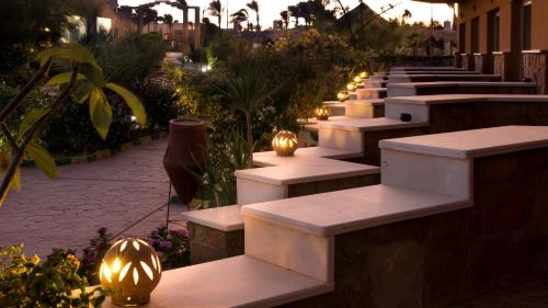 Κήπος έξω από το Silver Beach Boutique Hotel