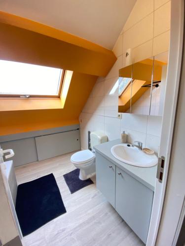 Koupelna v ubytování Cosy 2-Bedroom Apartment in the center of Hotton