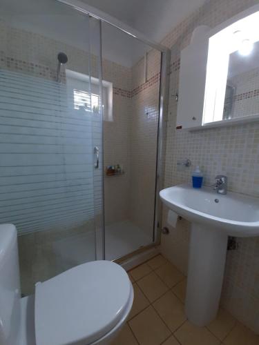 Koupelna v ubytování Ionian Apartment, Sami