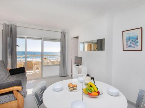 Apartment Residencial Manureva V by Interhome