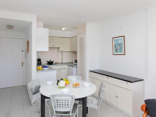 Apartment Residencial Manureva V by Interhome