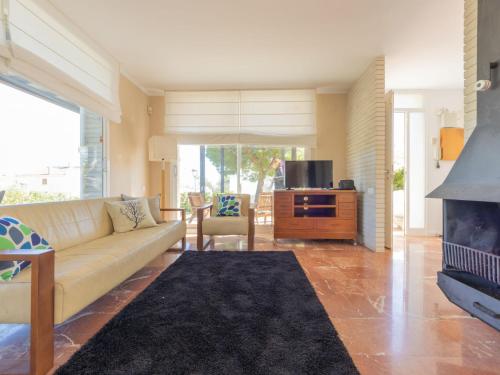 Posedenie v ubytovaní Holiday Home Mar Roig by Interhome