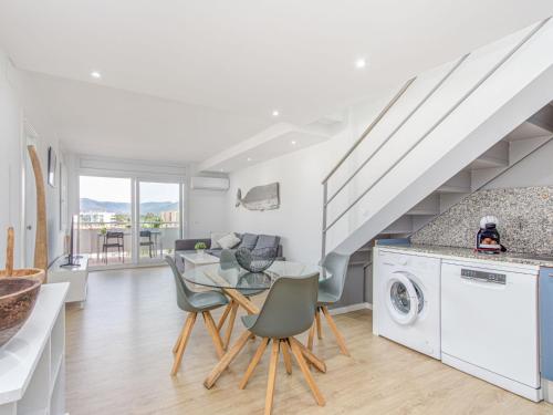 Apartment Port Canigó-9 by Interhome