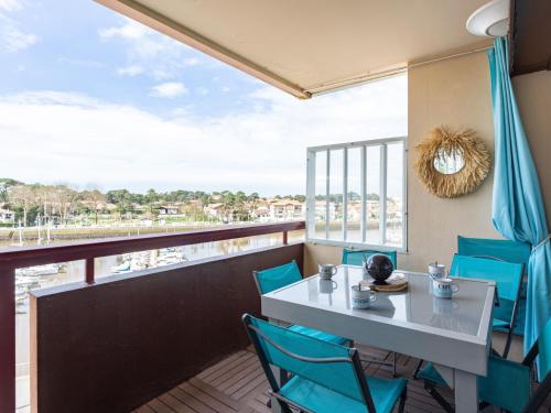 En balkon eller terrasse på Apartment mille sabords-14 by Interhome