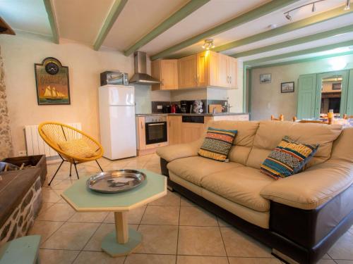 Zona d'estar a Holiday Home Ty Coz by Interhome