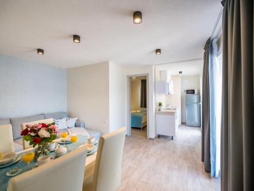 Holiday Home Sea side mobile home by Interhome