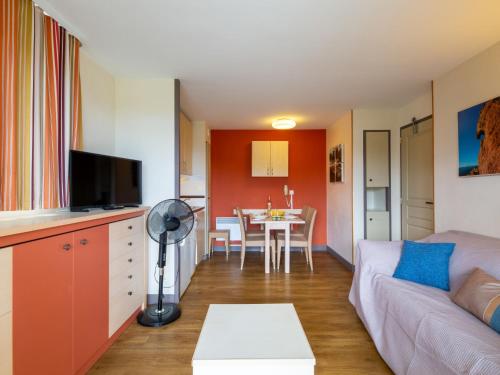 Photo de la galerie de l'établissement Apartment L'Esquinade - P3 315 by Interhome, à Agay