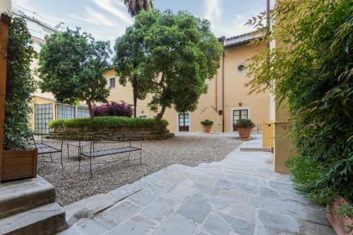 Apartments Florence - Dragomanni Loft with patio