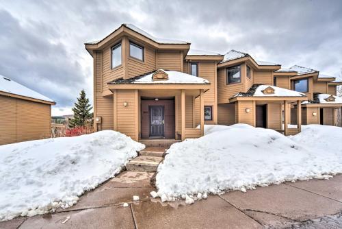Φωτογραφία από το άλμπουμ του Ski-In, Ski-Out Townhome with Lutsen Mtn Views! σε Lutsen