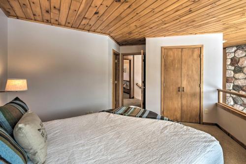 Φωτογραφία από το άλμπουμ του Ski-In, Ski-Out Townhome with Lutsen Mtn Views! σε Lutsen