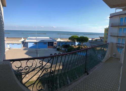 ISCHIA House