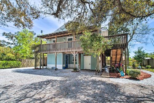 Κήπος έξω από το Pensacola Home about 3 Mi to Perdido Key Beach!