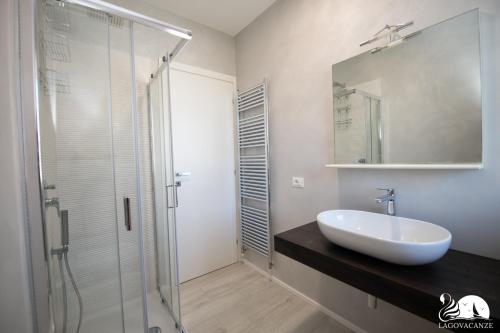 Een badkamer bij Villa Liliana - App. 06
