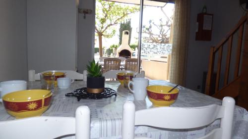 Photo de la galerie de l'établissement Pavillon T2 Mezzanine, Les Frégates, St Pierre la Mer, à Saint Pierre La Mer