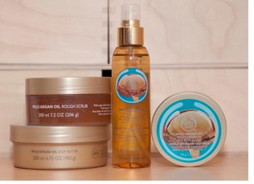a bottle oficatedicatedicatedicatedicatedicatedicatedicated concealer next to at Guesthouse Vladimir & Ana in Pančevo