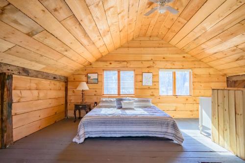 Katil atau katil-katil dalam bilik di Cottage on the Creek