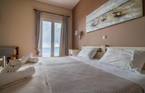 Gallery image of Lorraine's Cottage Style Studios, shared swimming pool and bbq only for guests at Simotata village in Kefallonia