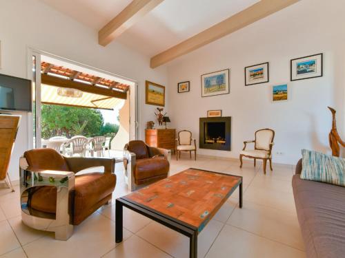 Lovely Holiday Home in Pietrosella with Terrace