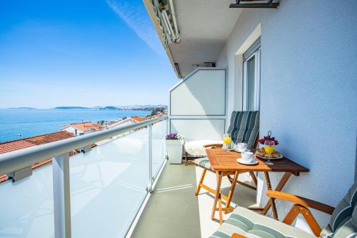 Φωτογραφία από το άλμπουμ του ROYAL VIEW σε Podstrana