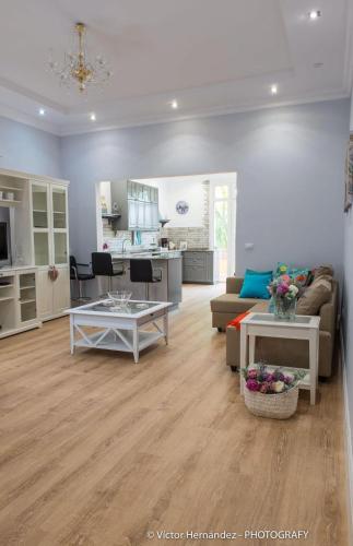 Living House