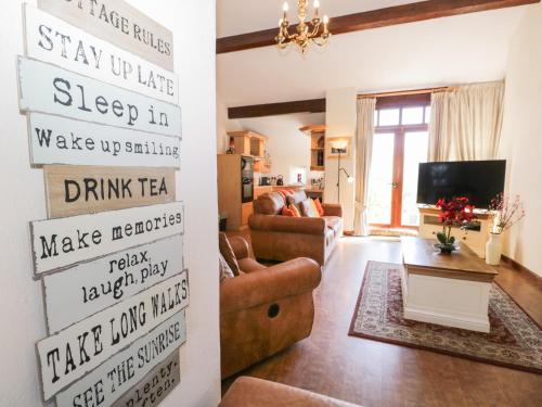 Topiary Cottage – Photos 3