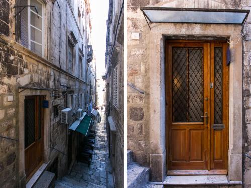 duas imagens de um beco com uma porta de madeira em Rooms Fausta Old Town em Dubrovnik