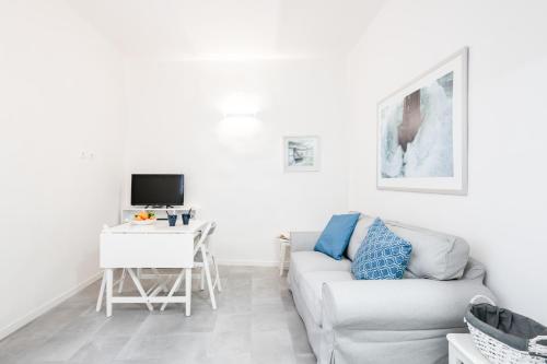 GuestHost - Viuzzo 7 - Florence White Apartment