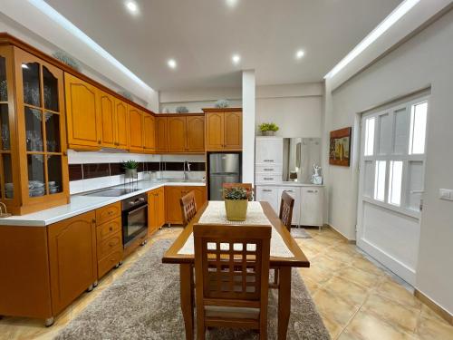 Η κουζίνα ή μικρή κουζίνα στο Melina Apartments