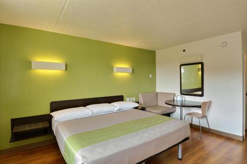 Letto o letti in una camera di Motel 6-Danvers, MA - Boston North