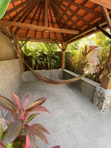 Taman di luar Balian Beach Villa
