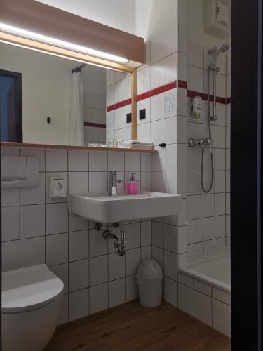 Koupelna v ubytování ACRON Hotel Wittenberg