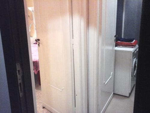 Kuchyň nebo kuchyňský kout v ubytování B&B NEAR METRO' CENTRAL LINE - Only wc in the rooms 15 Minutes to Termini Station 20 to Spagna square - In the Night Bus