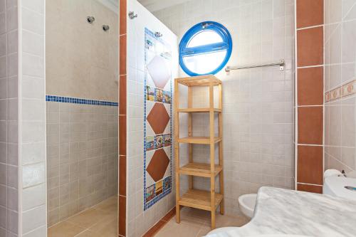 Koupelna v ubytování 3BR Home - Private Heated Pool - Parking