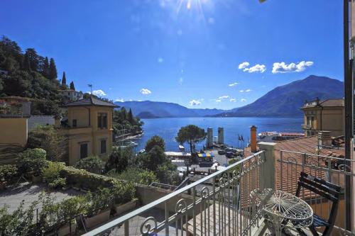 a view of the water from a balcony at Casa Sole in Varenna
