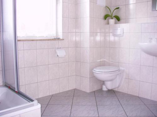 Phòng tắm tại Pension Elmenhorst