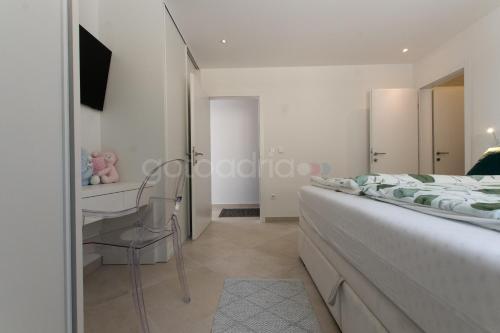 Villa Smaragd - Saphir - Luxury Apartment With Shared Pool