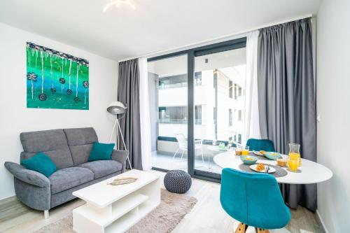 Downtown MaritA207