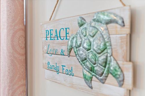 Certifikát, hodnocení, plakát nebo jiný dokument vystavený v ubytování Turtle Shack - Ocean Isle Beach -Whole Beach House