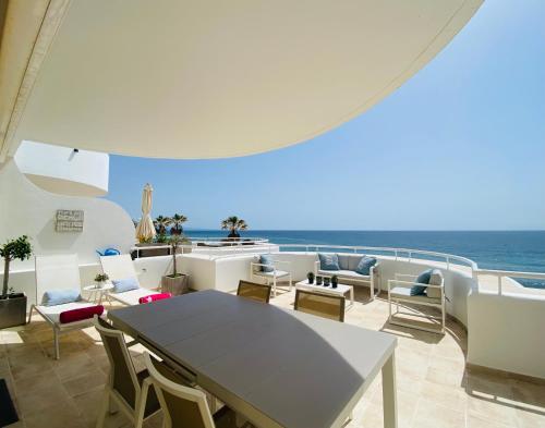 D9 Espectacular y moderno apartamento en primera línea - Estepona - Sinfonia del Mar