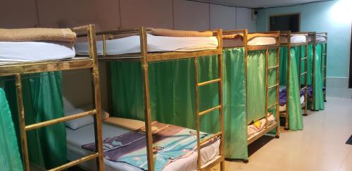 Gallery image of Lucky Dorm in Phi Phi Islands