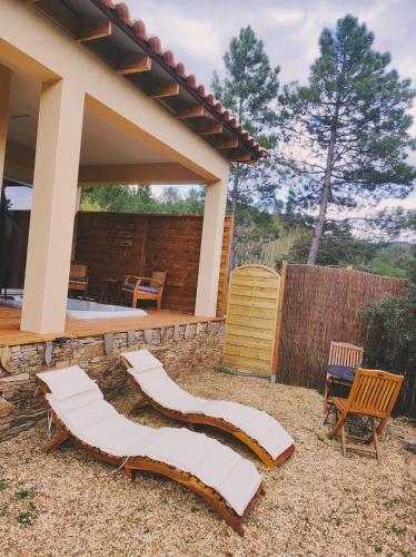 Φωτογραφία από το άλμπουμ του Magnifique cottage haut de gamme avec jacuzzi l'attrape rêve σε Les Plantiers