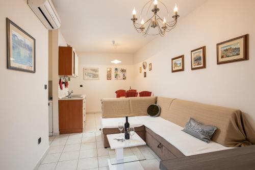 Posedenie v ubytovaní Apartment EVALA
