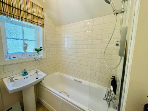 Ένα μπάνιο στο Carnell Country Estate & Holiday Cottages in Ayrshire