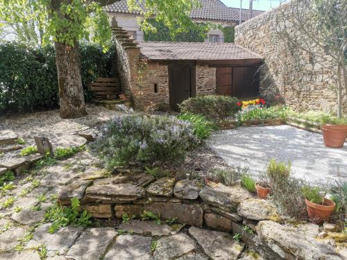 Κήπος έξω από το Gite des Cotes de Sioule