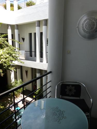 Riad Tchinaにあるバルコニーまたはテラス