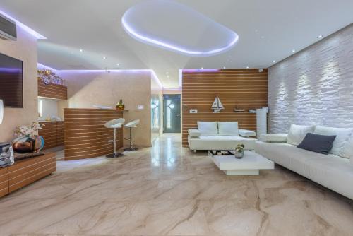 Villa M
