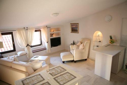 Imagen de la galería de Apartments Filip & Viktoria in the center of Trogir, en Trogir