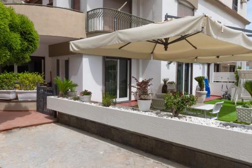 GT HOUSE FONTANA LIMITE