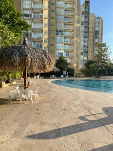 Swimming pool sa o malapit sa Apartamento Condominio Zazue Santa Marta