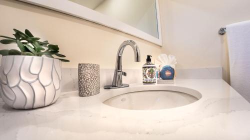 Phòng tắm tại Villas at St James Place UNIT F, Luxury, Pet Friendly